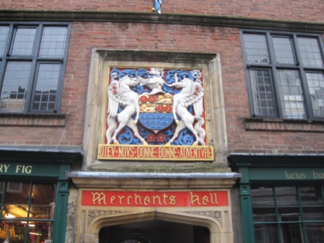 Heraldic entrance